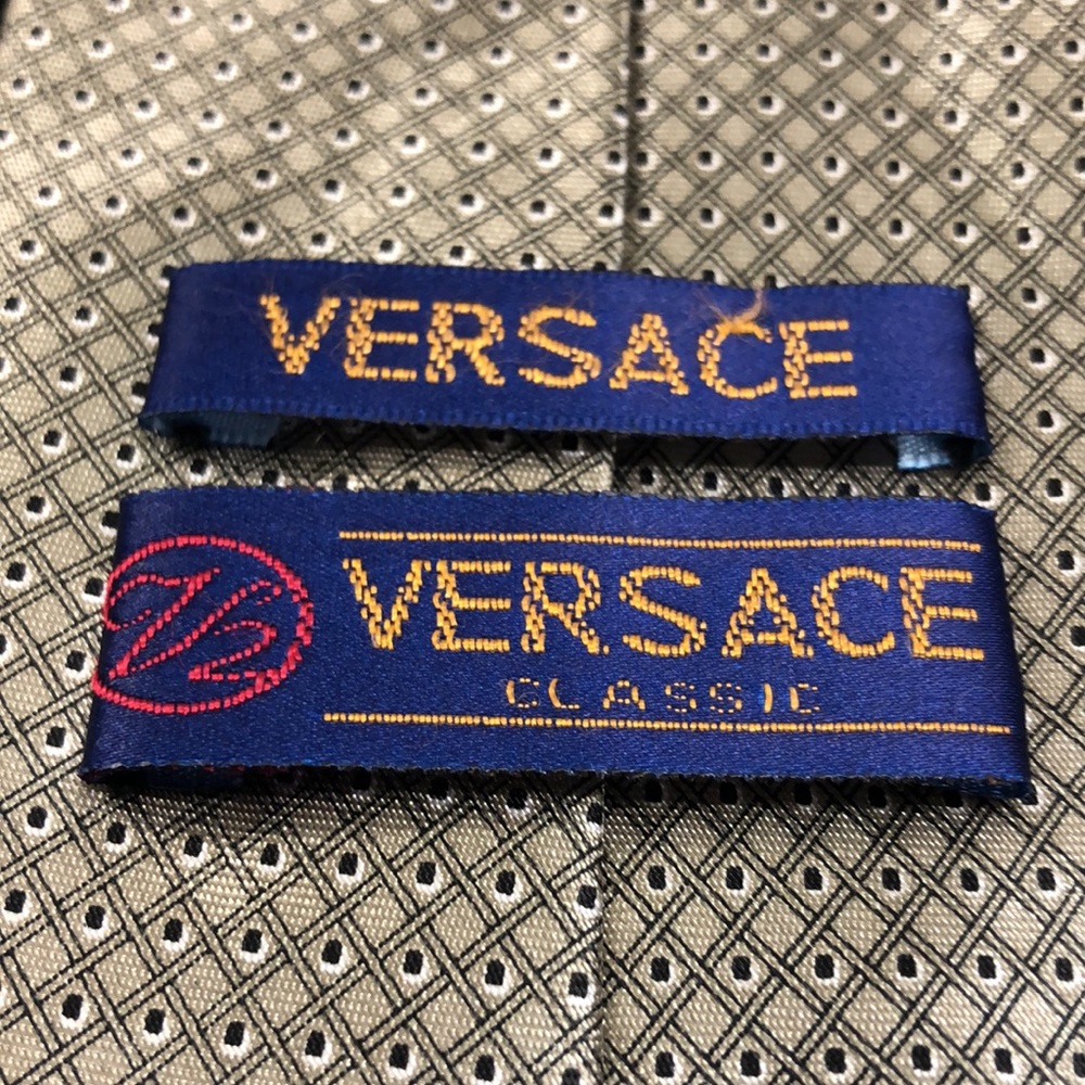Versace - Picture 3 of 3